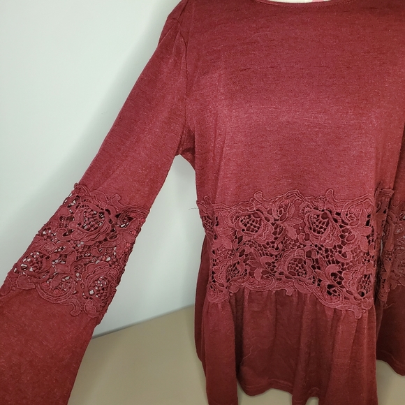 Blouse - Picture 2 of 3